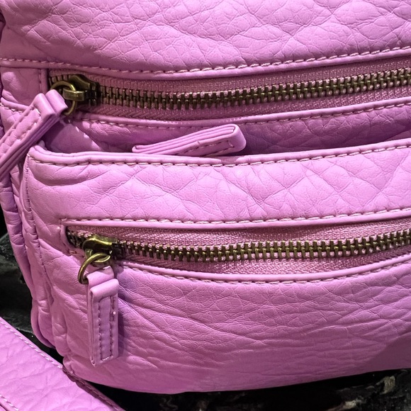 NWT Lilac Vegan Leather Crossbody Bag for Women - Picture 2 of 7